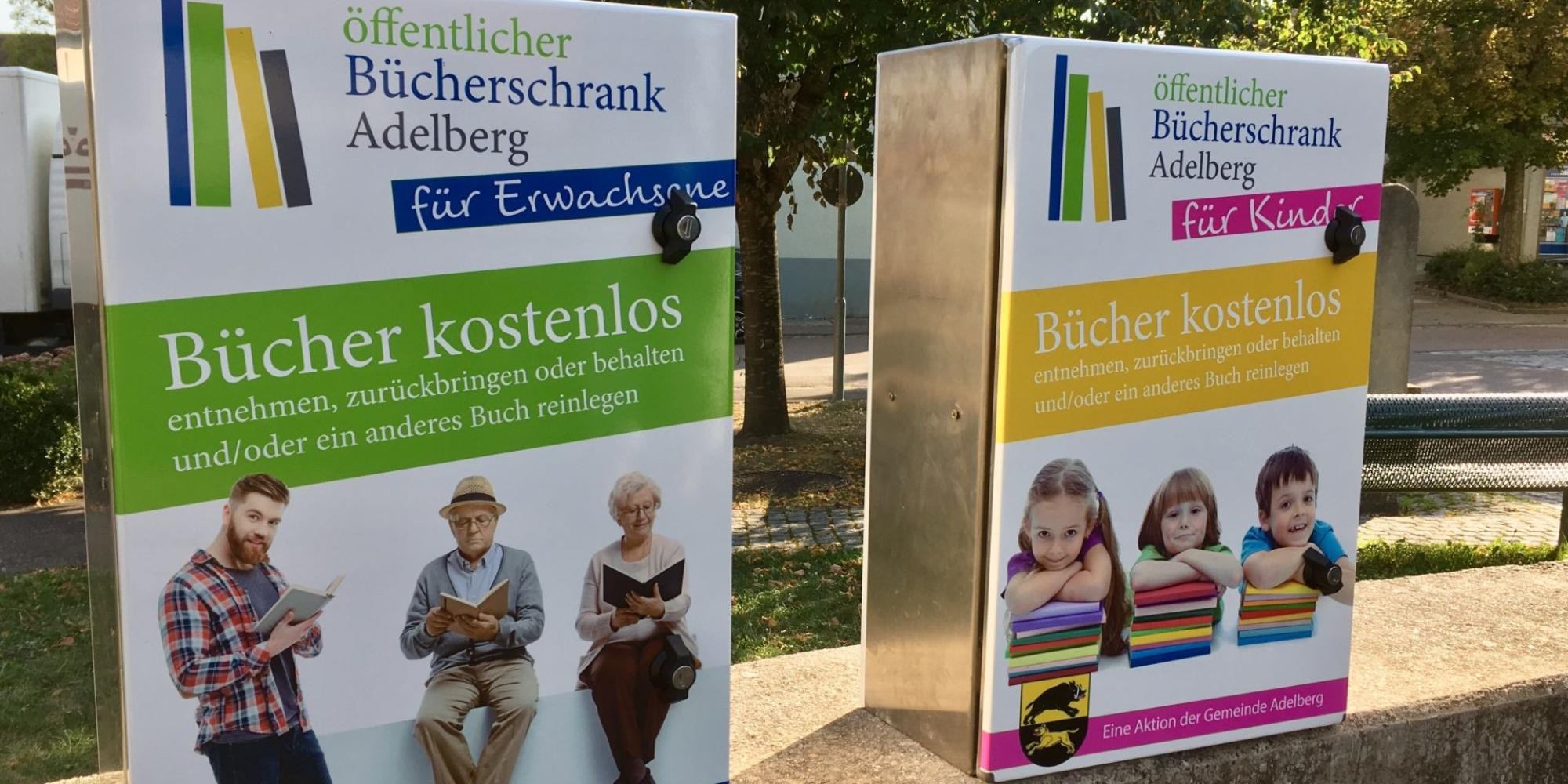 zwei ehemalige Stromkästen, die zu Bücherschränken umfunktioniert wurden. Linker Bücherschrank für Erwachsene, rechter Bücherschrank für Kinder.